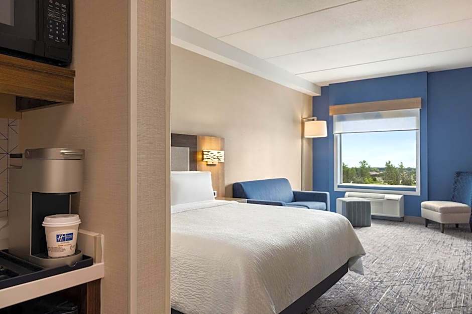 Holiday Inn Express - Strathroy By IHG