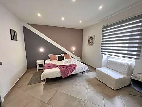 Deluxe Double Room with Extra Bed