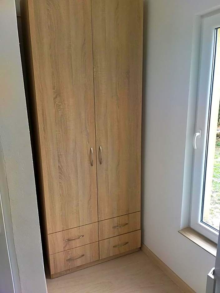 Domek K2 - Niezależny 5 osobowy - NoclegiGrodziskPL 792-535-535