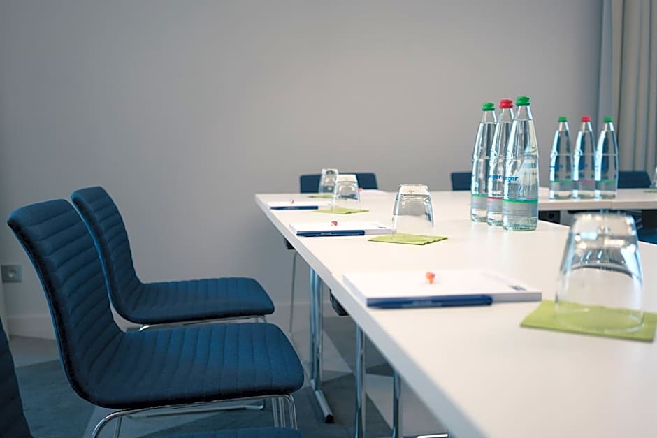 Holiday Inn Express Stuttgart Airport, an IHG Hotel