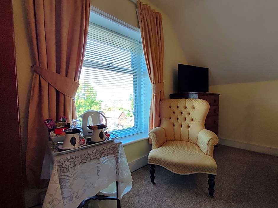 Anton Guest House Bed and Breakfast