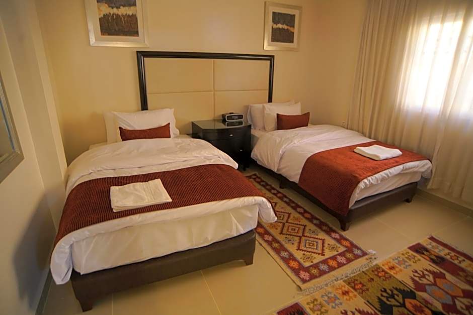 Over Mountains Hotel