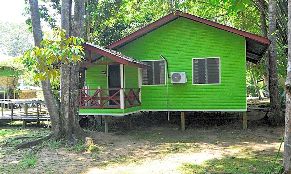 Sukau Greenview Bed and Breakfast