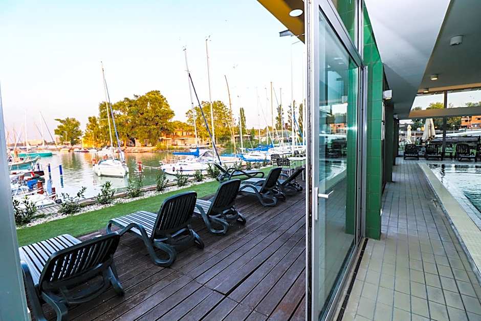 Hotel Yacht Wellness & Business