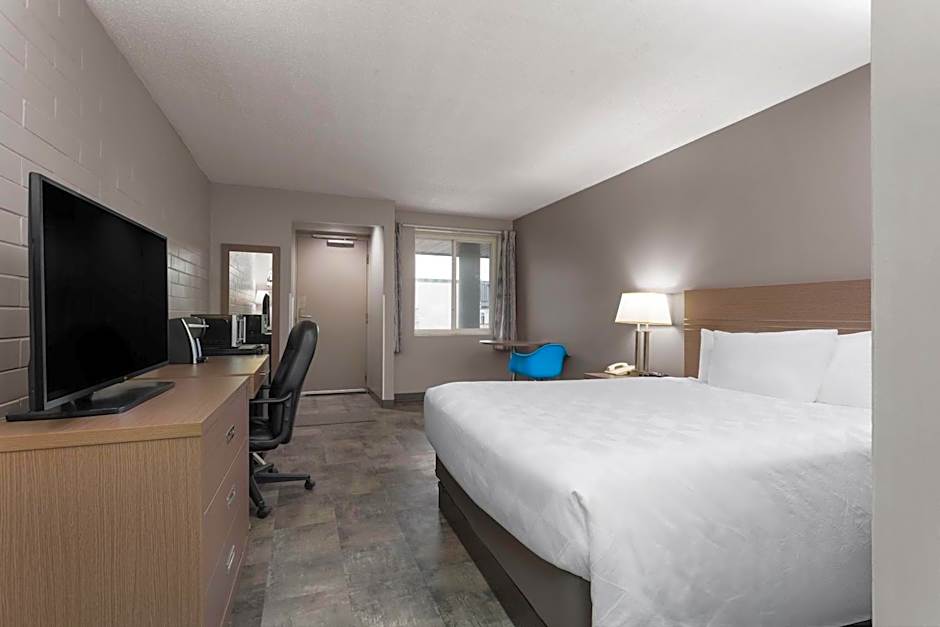 Travelodge by Wyndham Grande Prairie