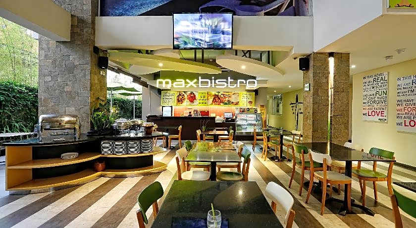 Maxonehotels At Bukit Jimbaran
