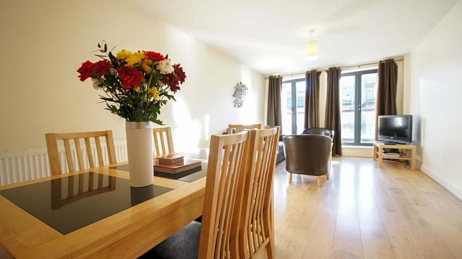 Crompton Court Apartments