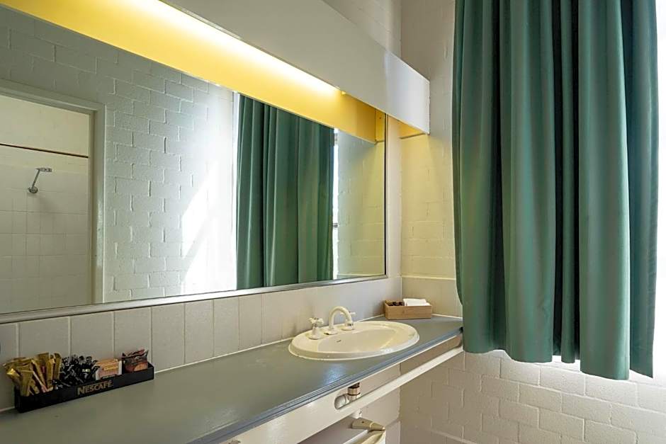 Prince of Wales Motor Inn