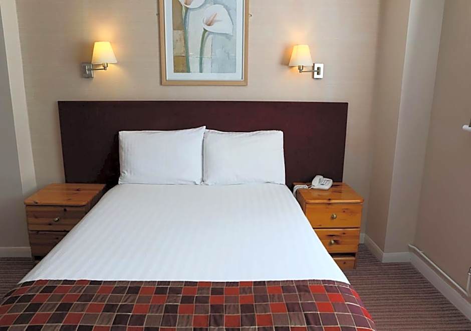 Foto 1 dari 5 — Double Room
