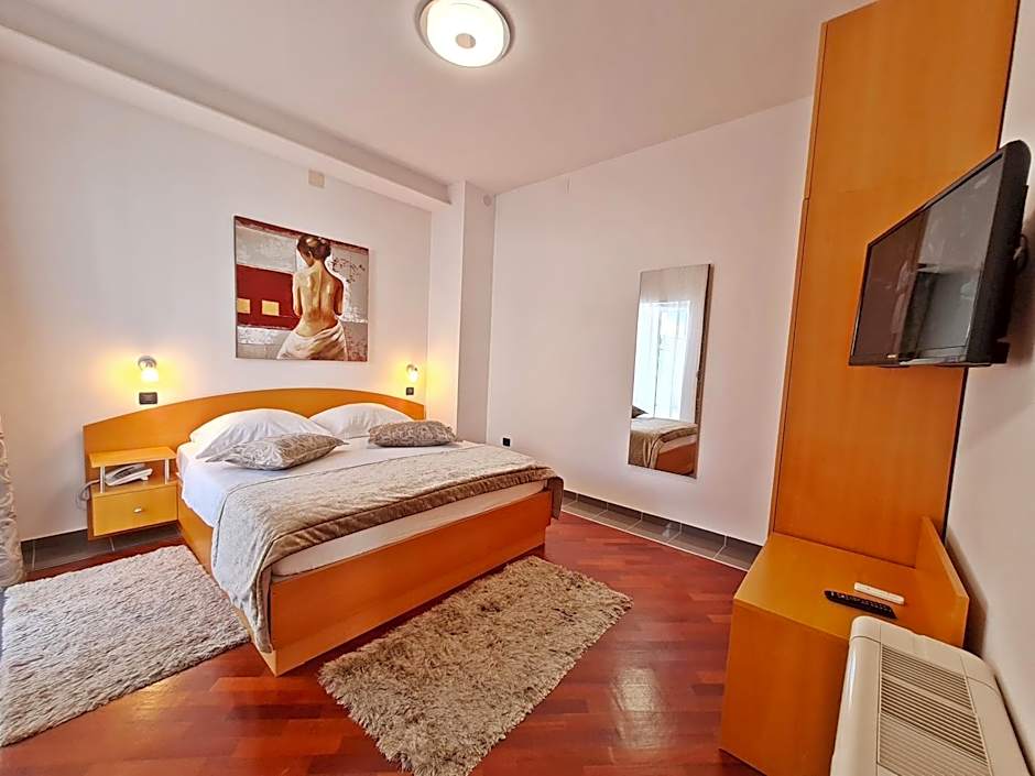Photo 1 of 14 of Suite, Sea View, Balcony