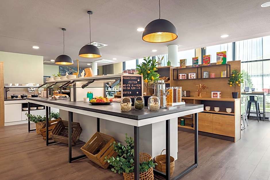 Super 8 by Wyndham Oberhausen