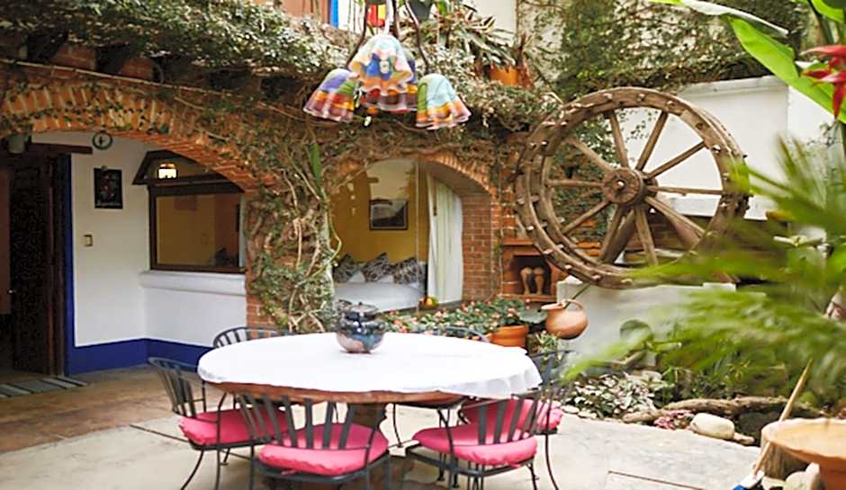 Meson De Leyendas Breakfast & Downtown