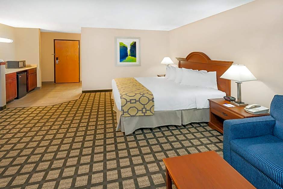 Baymont by Wyndham Galesburg