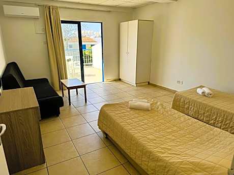 One-Bedroom Apartment with Pool View