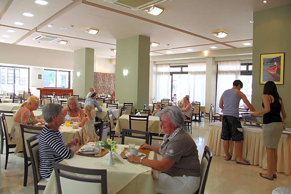 Saint Constantine Hotel