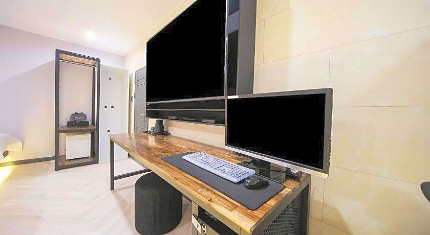 Masan First Class Hotel