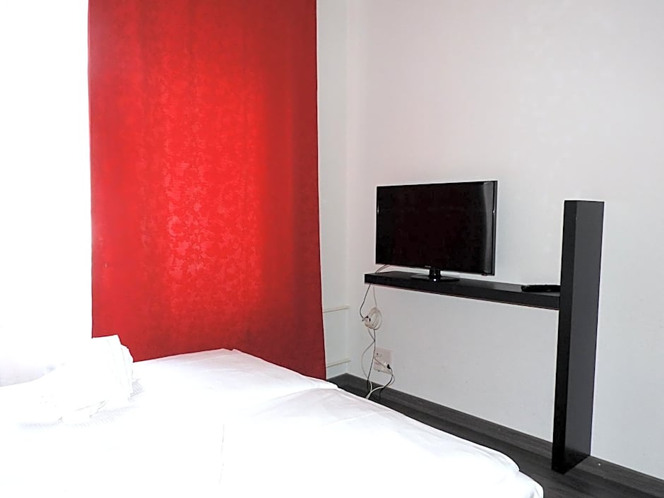 INSIDE Five Hotel