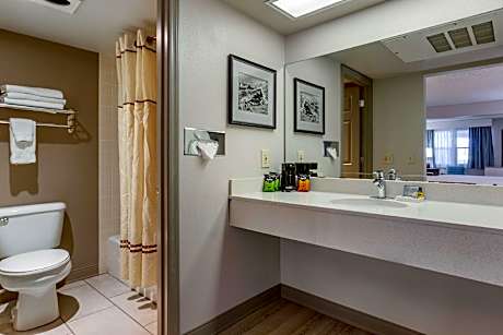 Larger Room - 2 Queen Beds, Non-Smoking, Pet Friendly Room, Full Breakfast