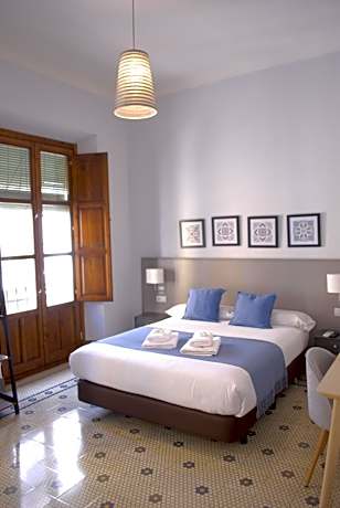 La Perla Granada Suites