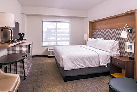 Standard King Room - Communications Accessible