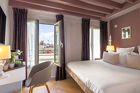 Junior Suite with Sauna Access