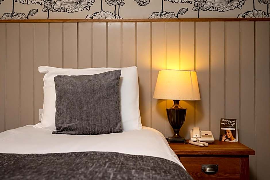 Cedars Inn by Greene King Inns