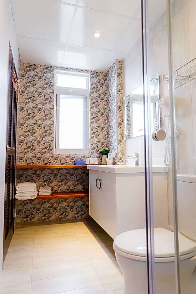 Books & Woods Bed and Breakfast