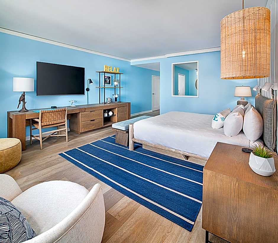 Photo 1 of 4 of Spa 1 King Bed