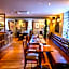 The Globe, Warwick, Warwickshire - Brunning & Price