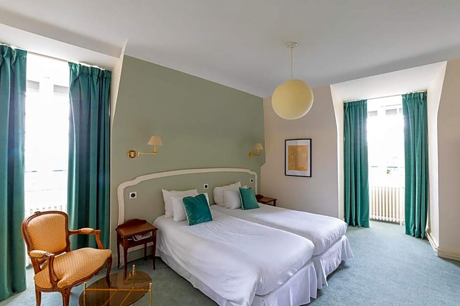 Hôtel De La Poste & Du Lion D'or