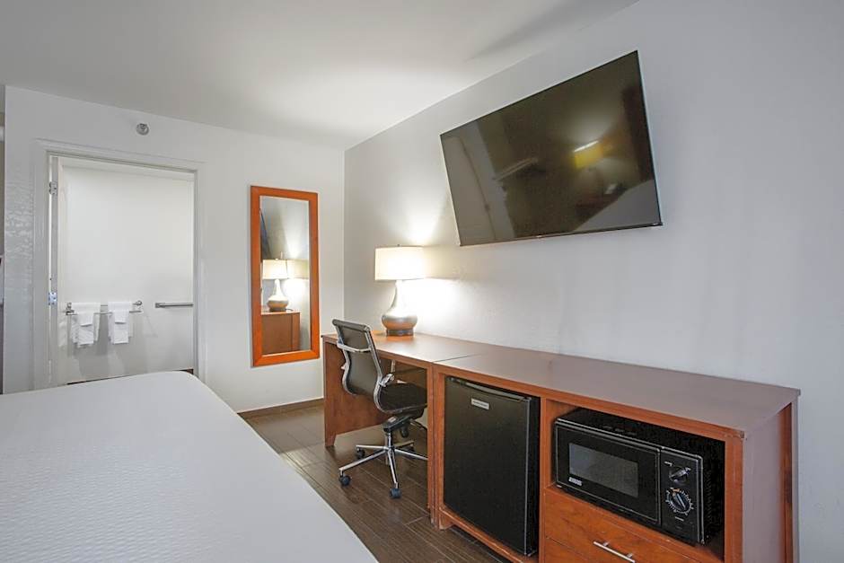 The Hotel Serene Glendale Peoria, Surestay Collection by BW
