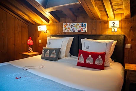 Small Double Attic Room with Velux