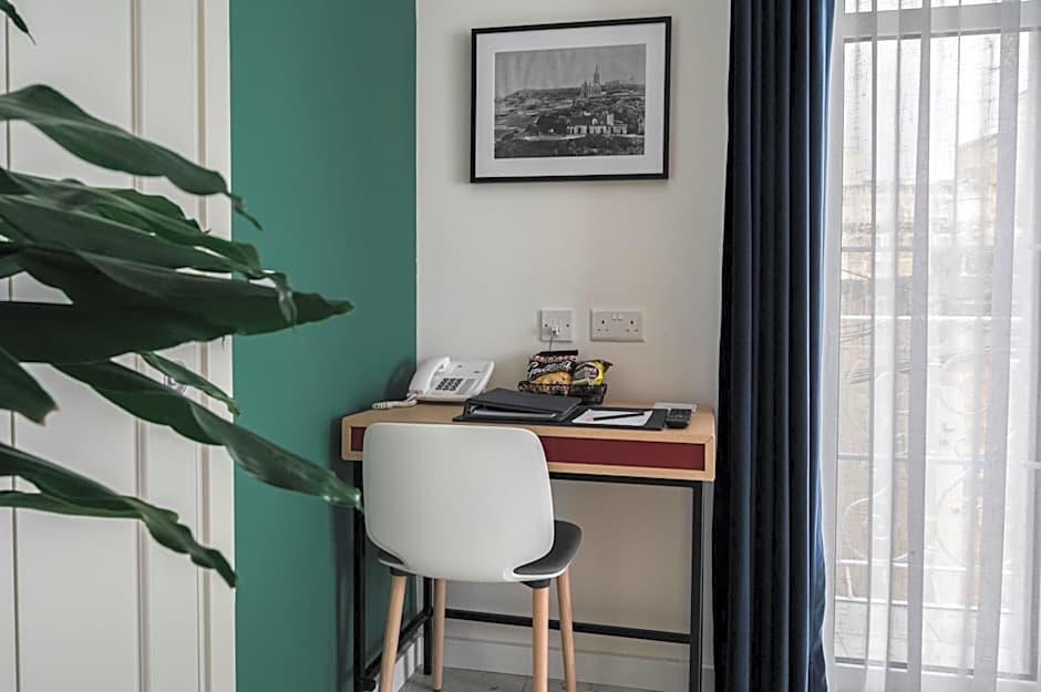 Townhouse17 Boutique Bed & Breakfast