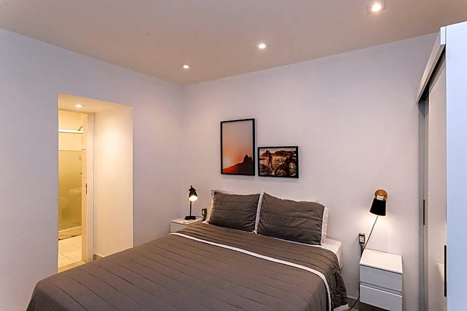 Apartamento Moderno a 300 m da Praia do Leblon