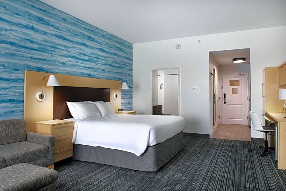 Photo 1 of 6 of Studio 1 King Bed with Sofabed