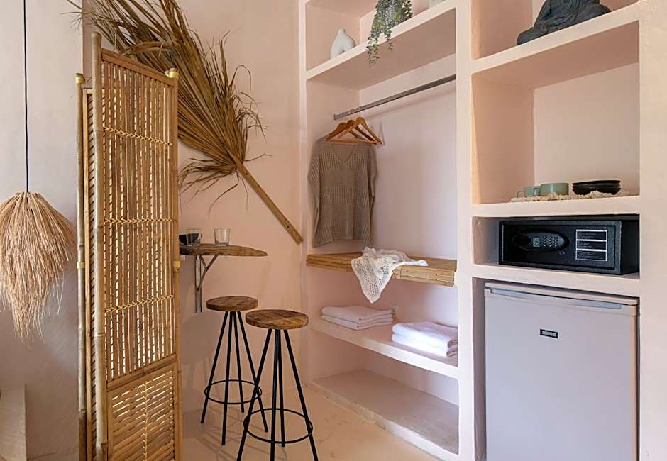 Kynthia Hotel - Adults Only