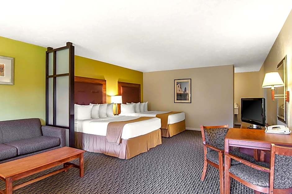 Quality Inn & Suites At Coos Bay