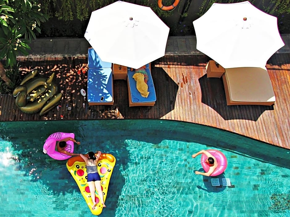 Ossotel Legian Hotel