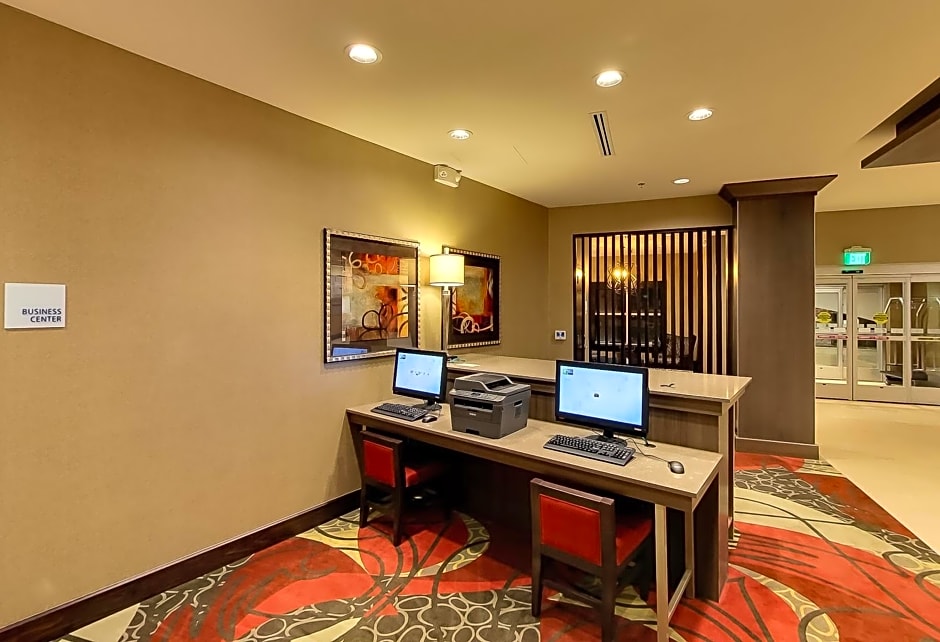 Holiday Inn Express & Suites Plymouth - Ann Arbor Area By IHG