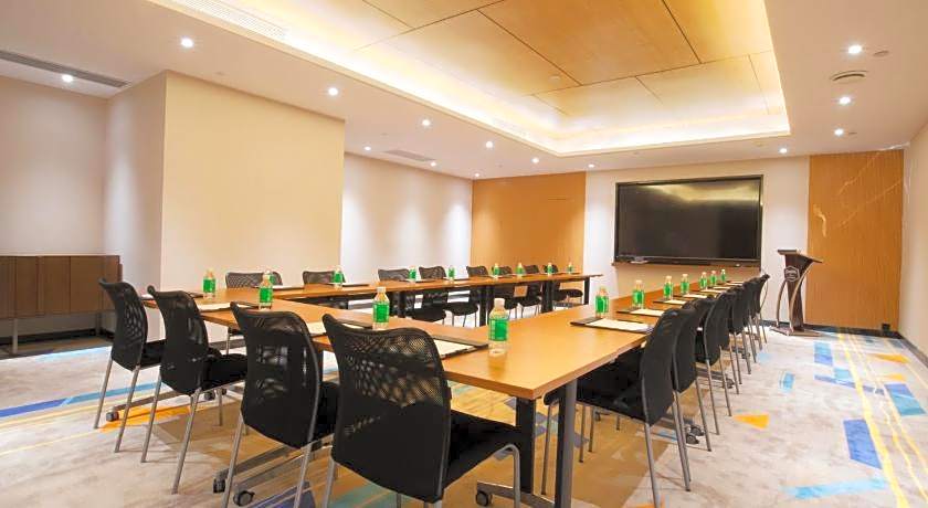 Hampton by Hilton Guangzhou Zhujiang New Town - Free Shuttle Bus to Canton Fair