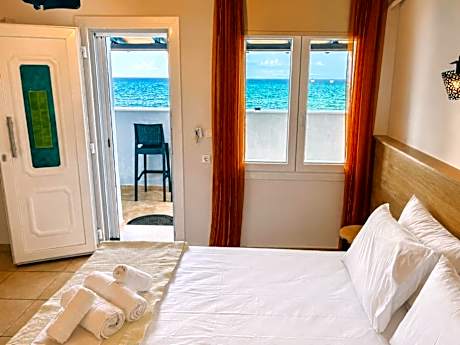 Studio with Sea View