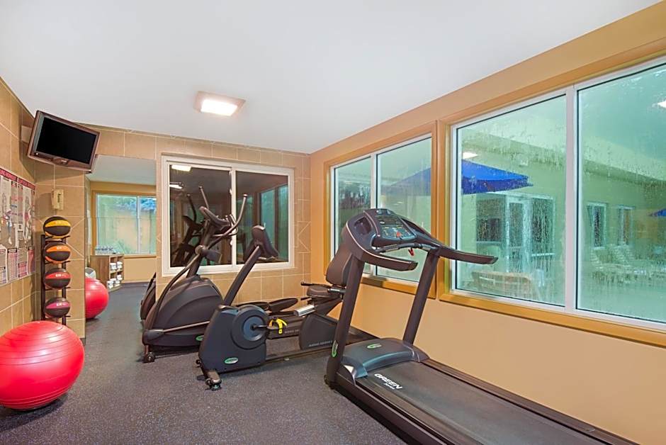 Days Inn by Wyndham Fremont