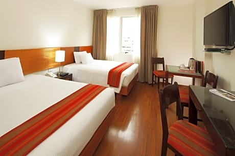 Family Room (2 Adults + 2 Children)