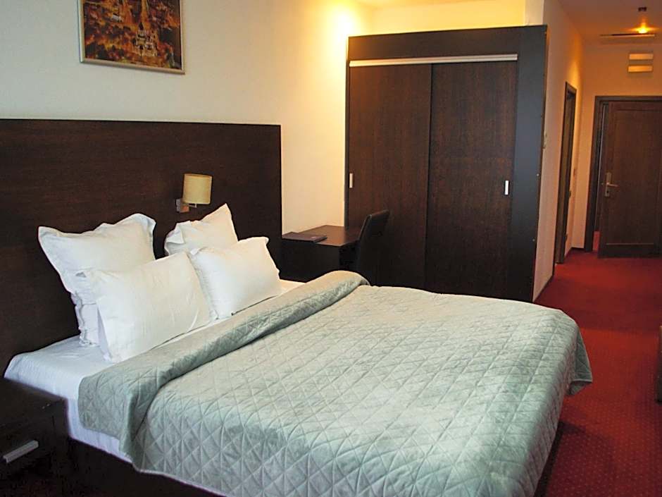 Foto 1 daripada 7 — 1 Double Bed or 2 Beds