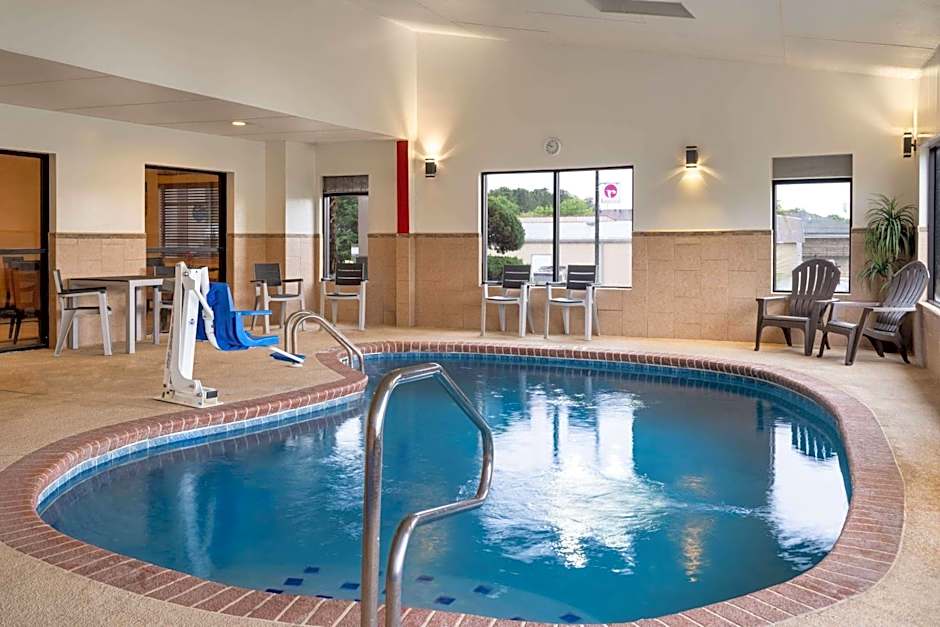 Ramada by Wyndham Locust Grove