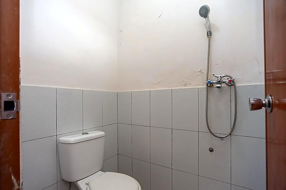 RedDoorz Syariah near Tugu Juang Jambi 3