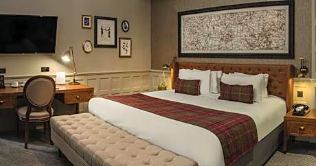 Mansion House Deluxe Suite