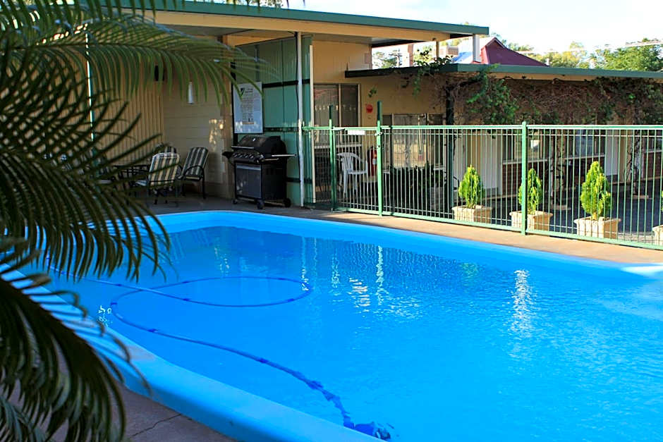 The Lodge Outback Motel