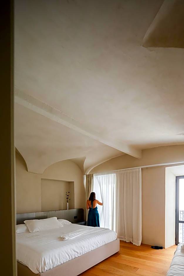 C10 Boutique Hotel