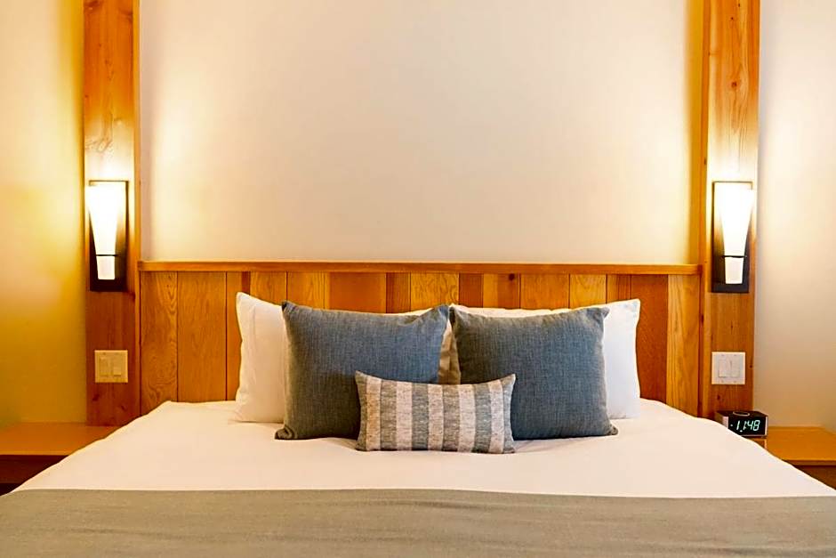Tyax Lodge & Heliskiing